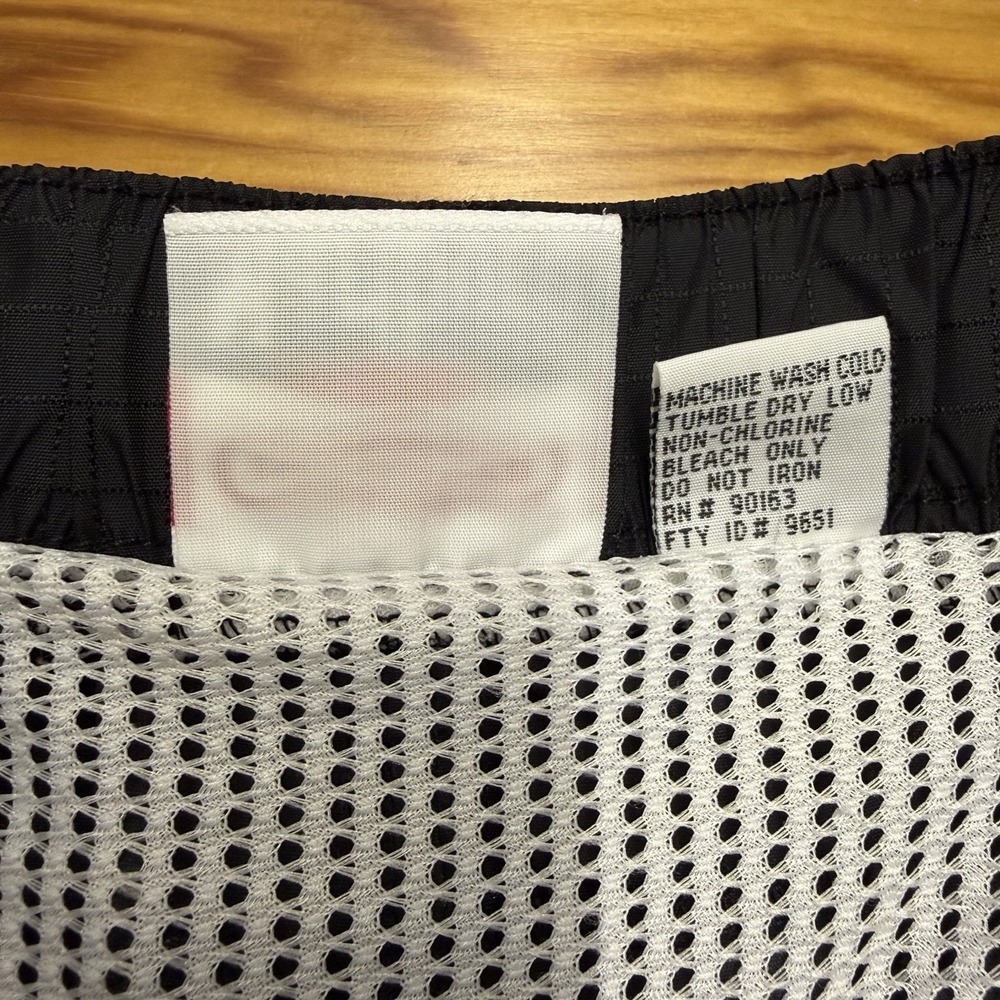 Marlboro Unlimited Swim Shorts Mens Medium Black Cargo Nylon Mesh Lined Trunks - Picture 3 of 14